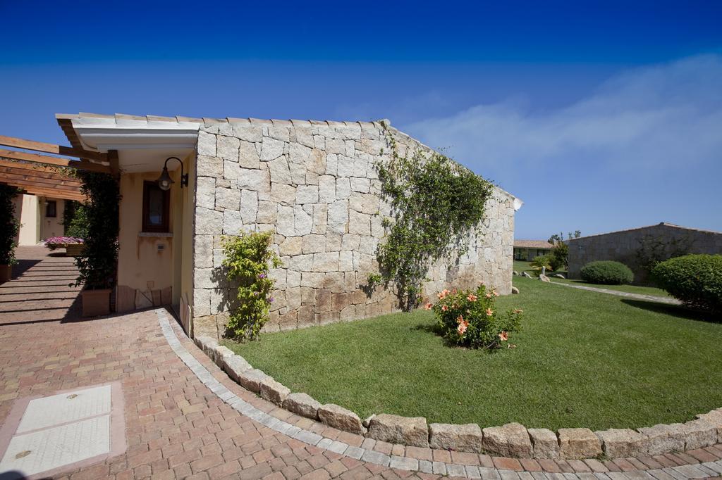 Hotel Costa Caddu San Teodoro  Exterior photo
