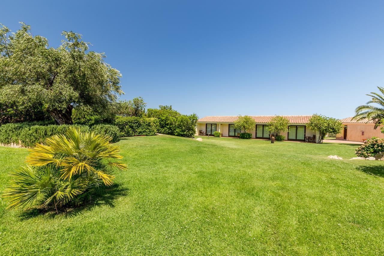 Hotel Costa Caddu San Teodoro  Exterior photo