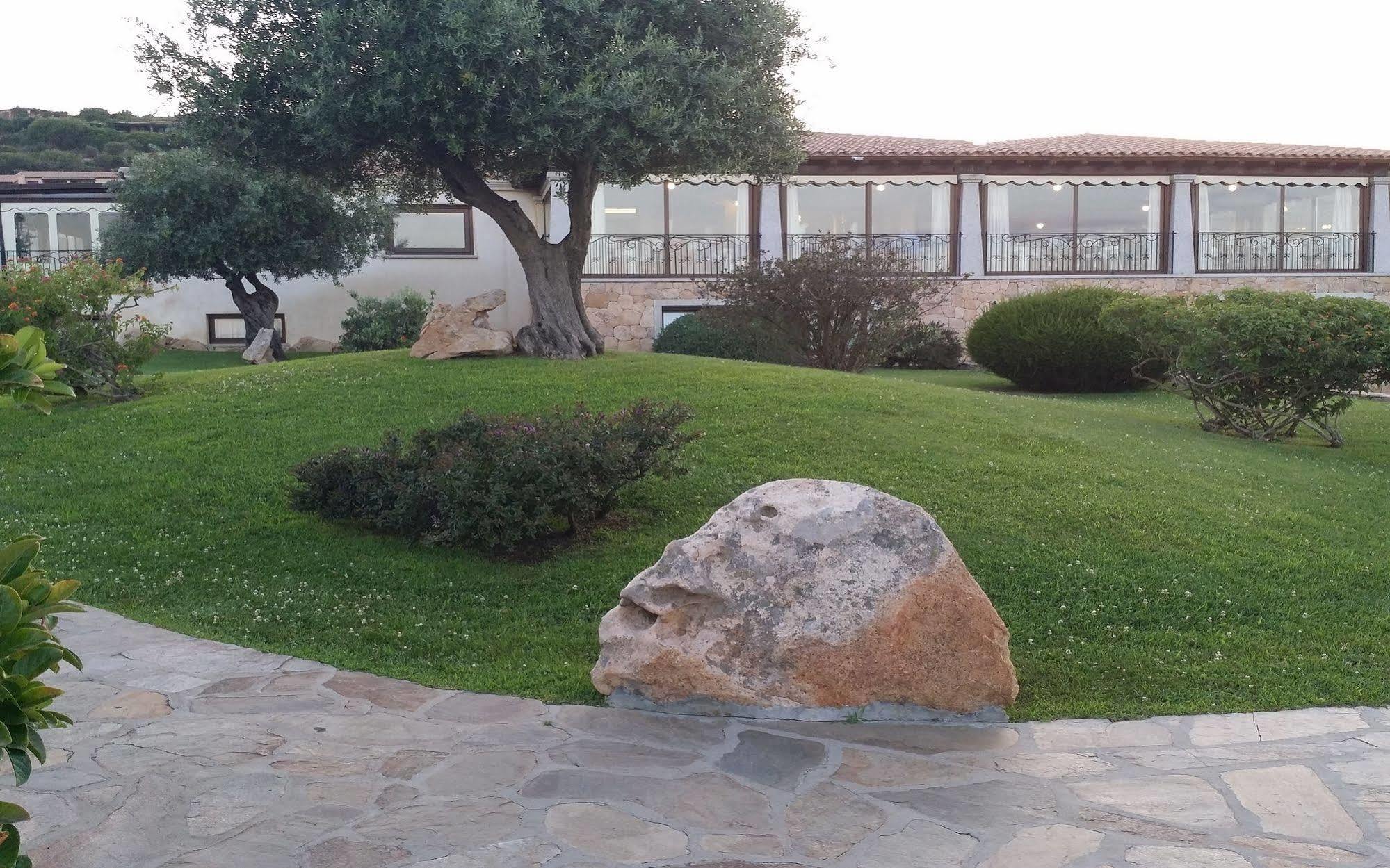 Hotel Costa Caddu San Teodoro  Exterior photo